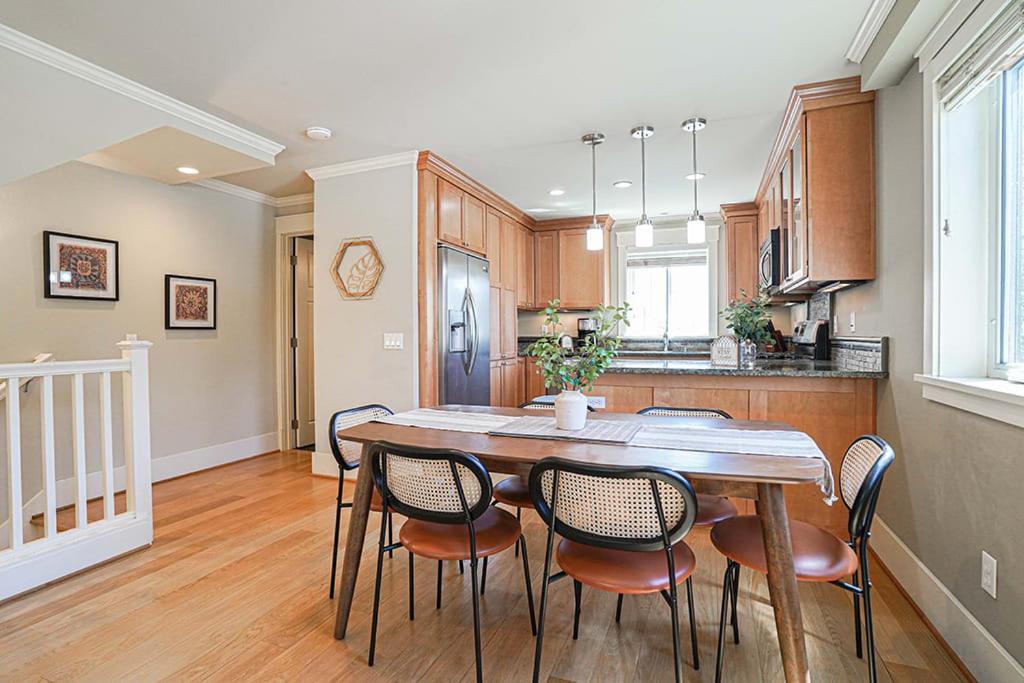 Exquisite Central Townhome With Spacious Loft And Gourmet Kitchen Seattle Kültér fotó