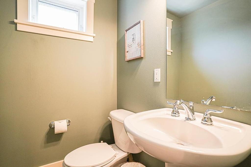 Exquisite Central Townhome With Spacious Loft And Gourmet Kitchen Seattle Kültér fotó