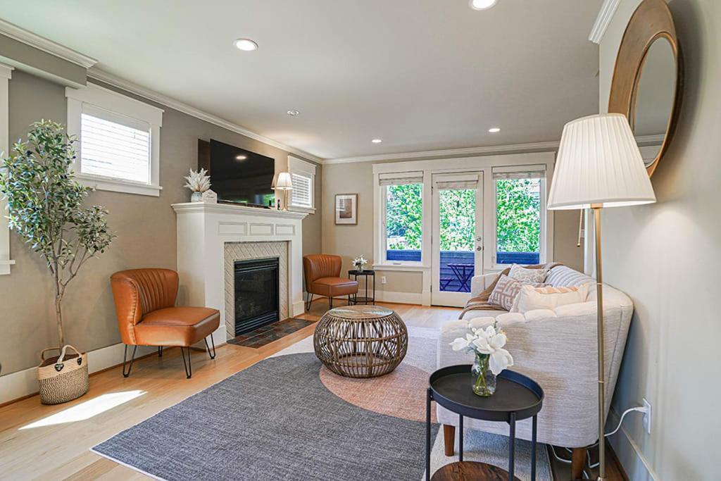 Exquisite Central Townhome With Spacious Loft And Gourmet Kitchen Seattle Kültér fotó