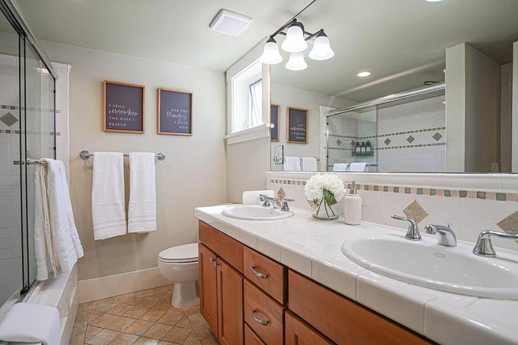 Exquisite Central Townhome With Spacious Loft And Gourmet Kitchen Seattle Kültér fotó
