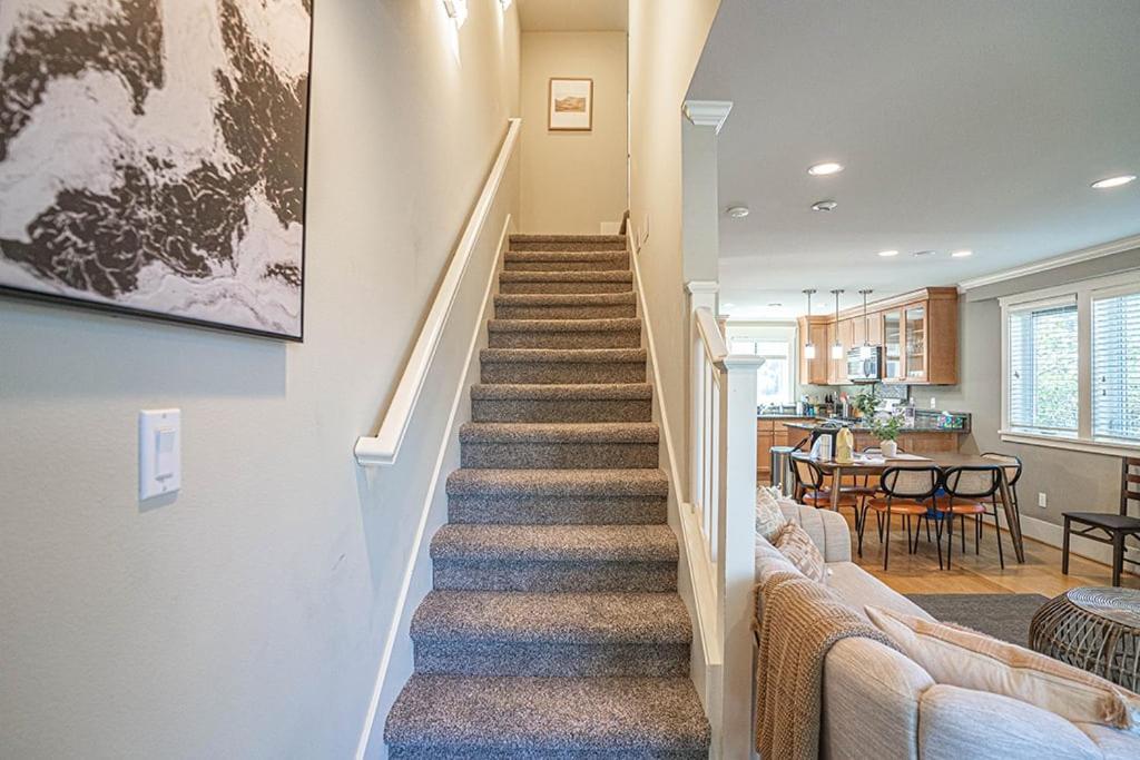 Exquisite Central Townhome With Spacious Loft And Gourmet Kitchen Seattle Kültér fotó